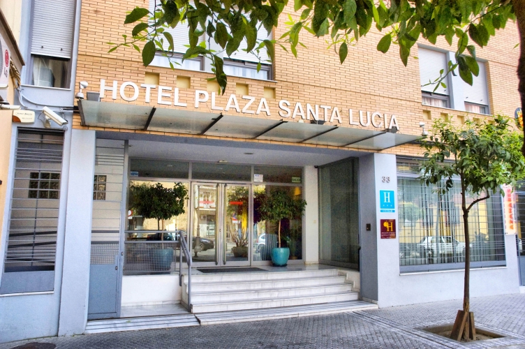 Hotel Plaza Santa Lucia Offizielle Tourismus Webseite Von Andalusien