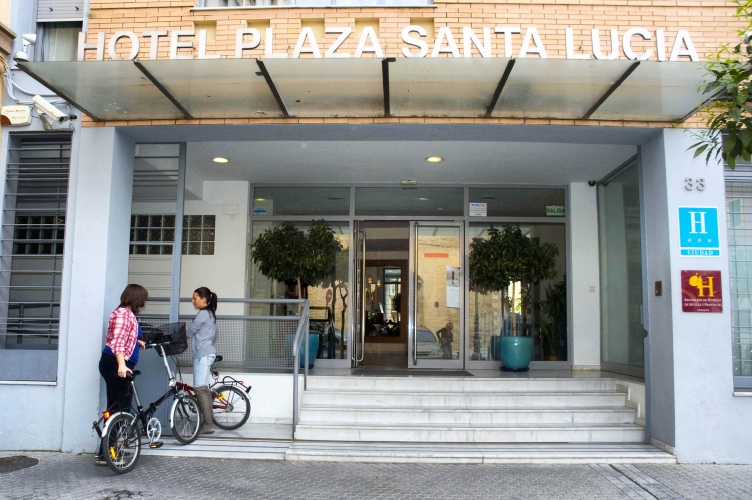 Hotel Plaza Santa Lucia Offizielle Tourismus Webseite Von Andalusien