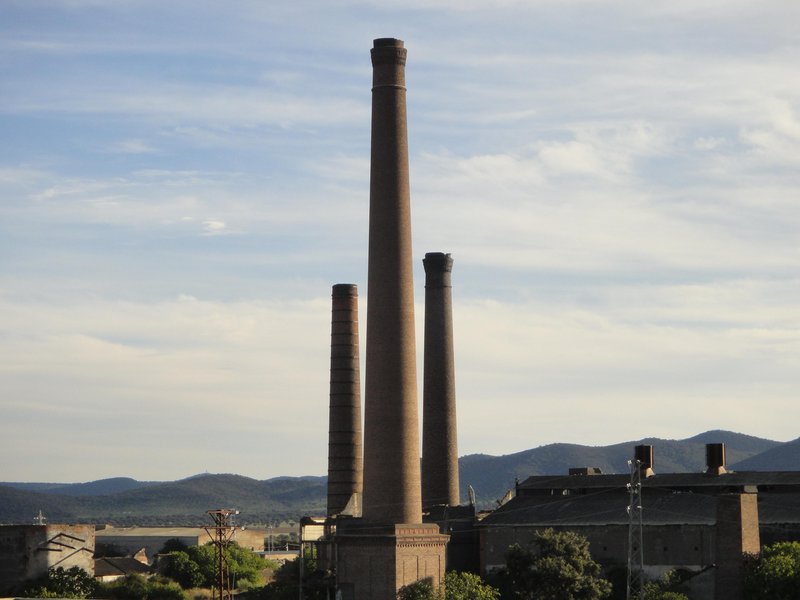 Vía Verde de la Maquinilla: Chimeneas Cerco Industrial de Peñarroya-Pueblonuevo