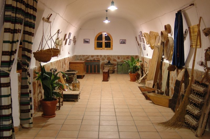Cueva-Museo Etnográfico