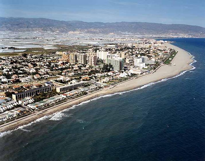 Playa Urbanización de Roquetas de Mar - Official Andalusia tourism website