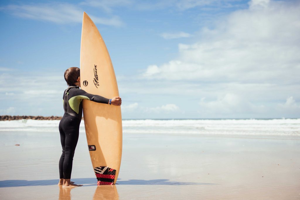 Clases de iniciación al surf en las playas de Cádiz capital