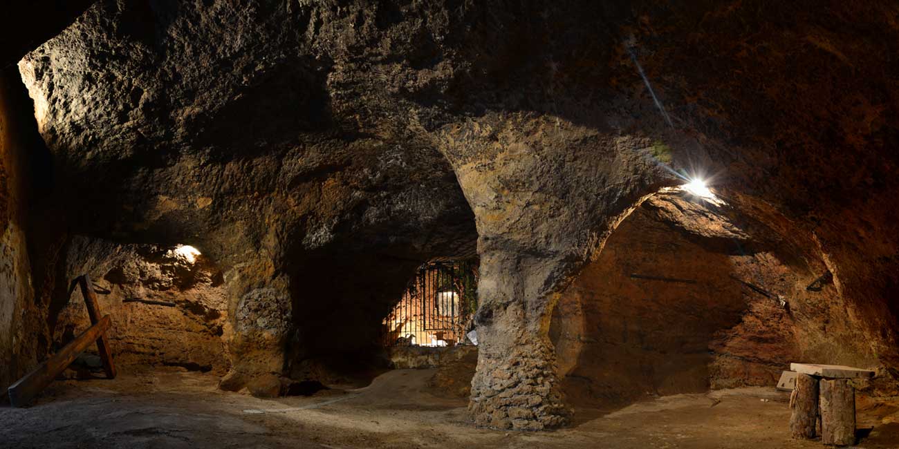 Einsiedelei und Höhlen von Chircales