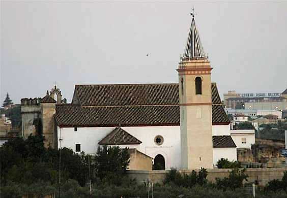 Iglesia de San Pedro y murallas