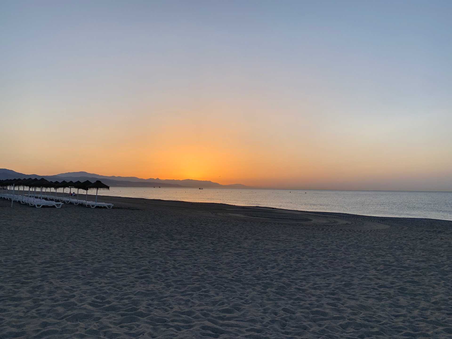 Amanece en la Playa Los Álamos