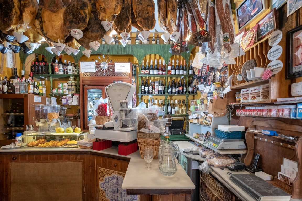 San Lorenzo Traditional Grocery Store