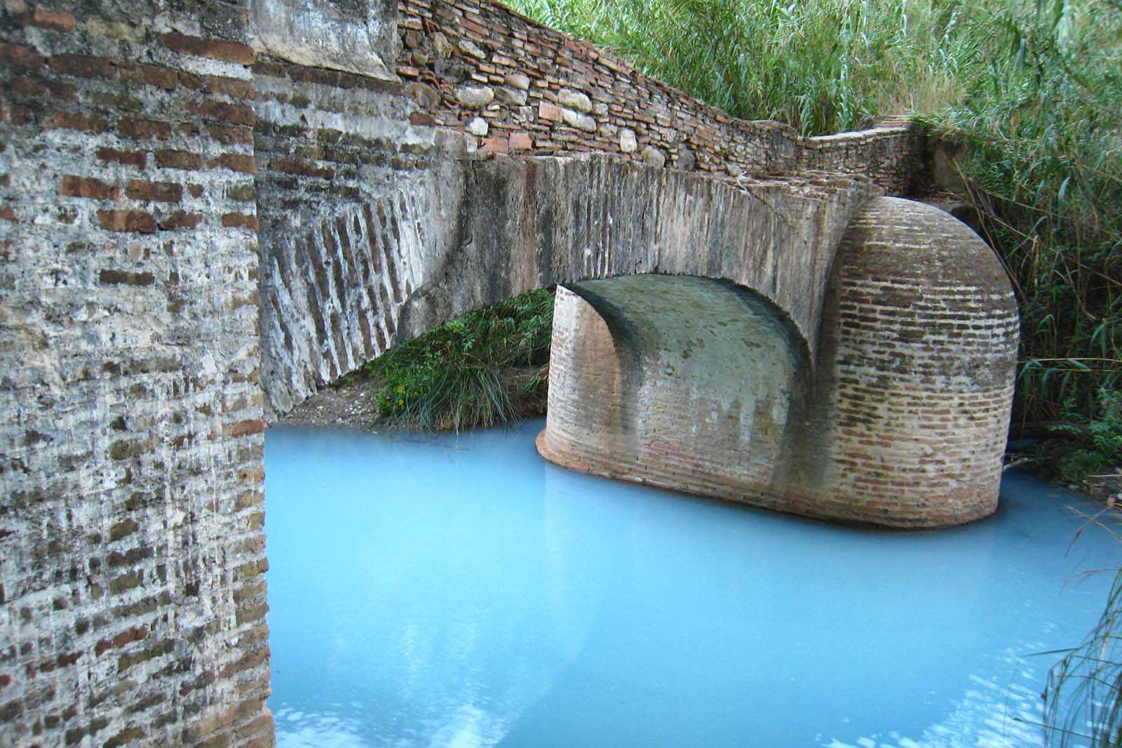 Puente acueducto romano baños de Hedionda en Casares