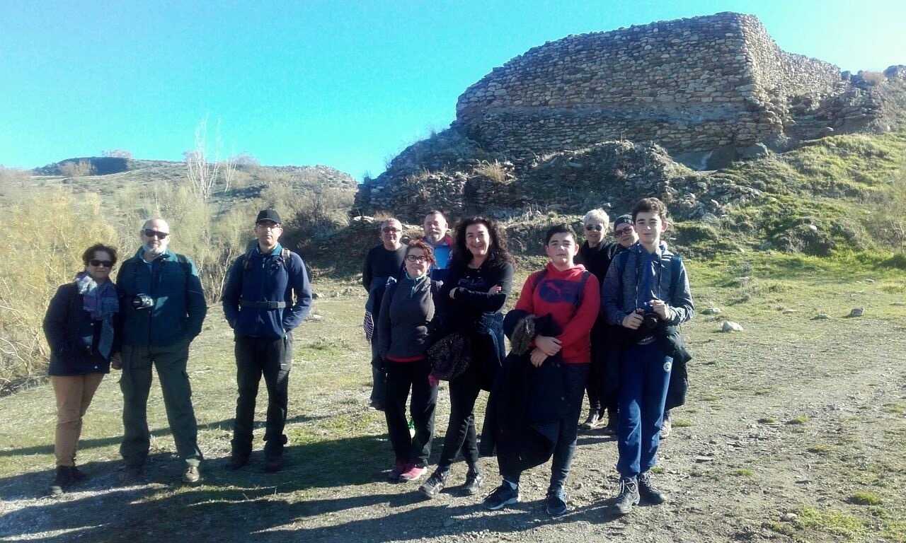 Sendero al yacimiento del Cerro de la Encina