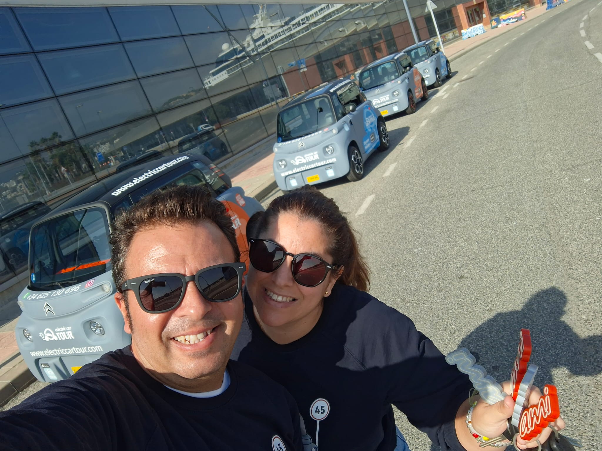 Tour Esencial de Málaga en Coche Eléctrico - Ideal para Cruceristas