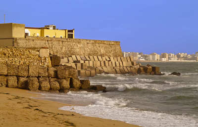 Ville fortifiée de Cadix : châteaux, bastions et tours d'observation