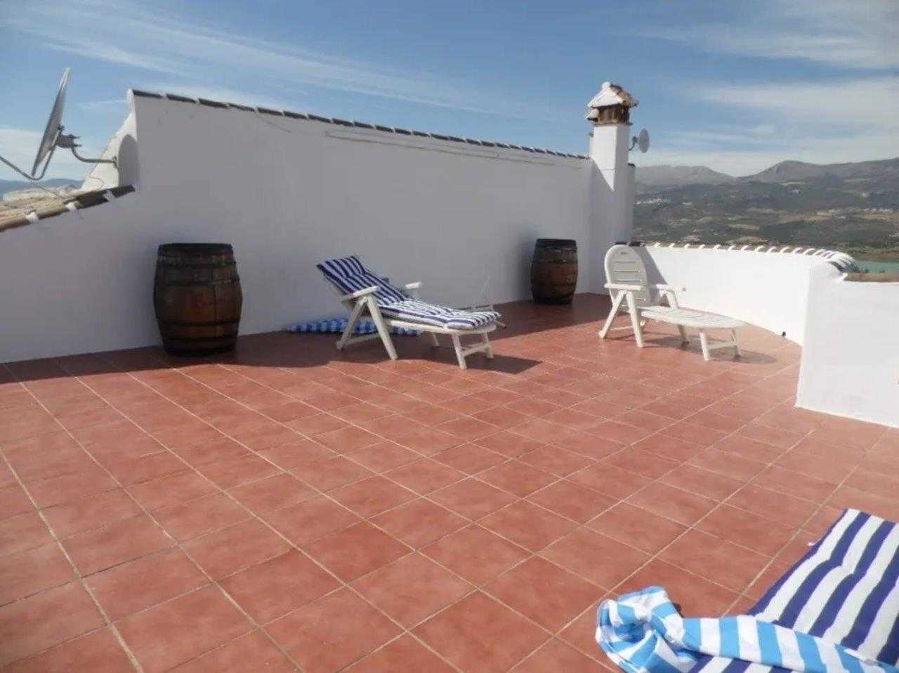 Casa VIVAndalusia, sunbathing on the roof terrace