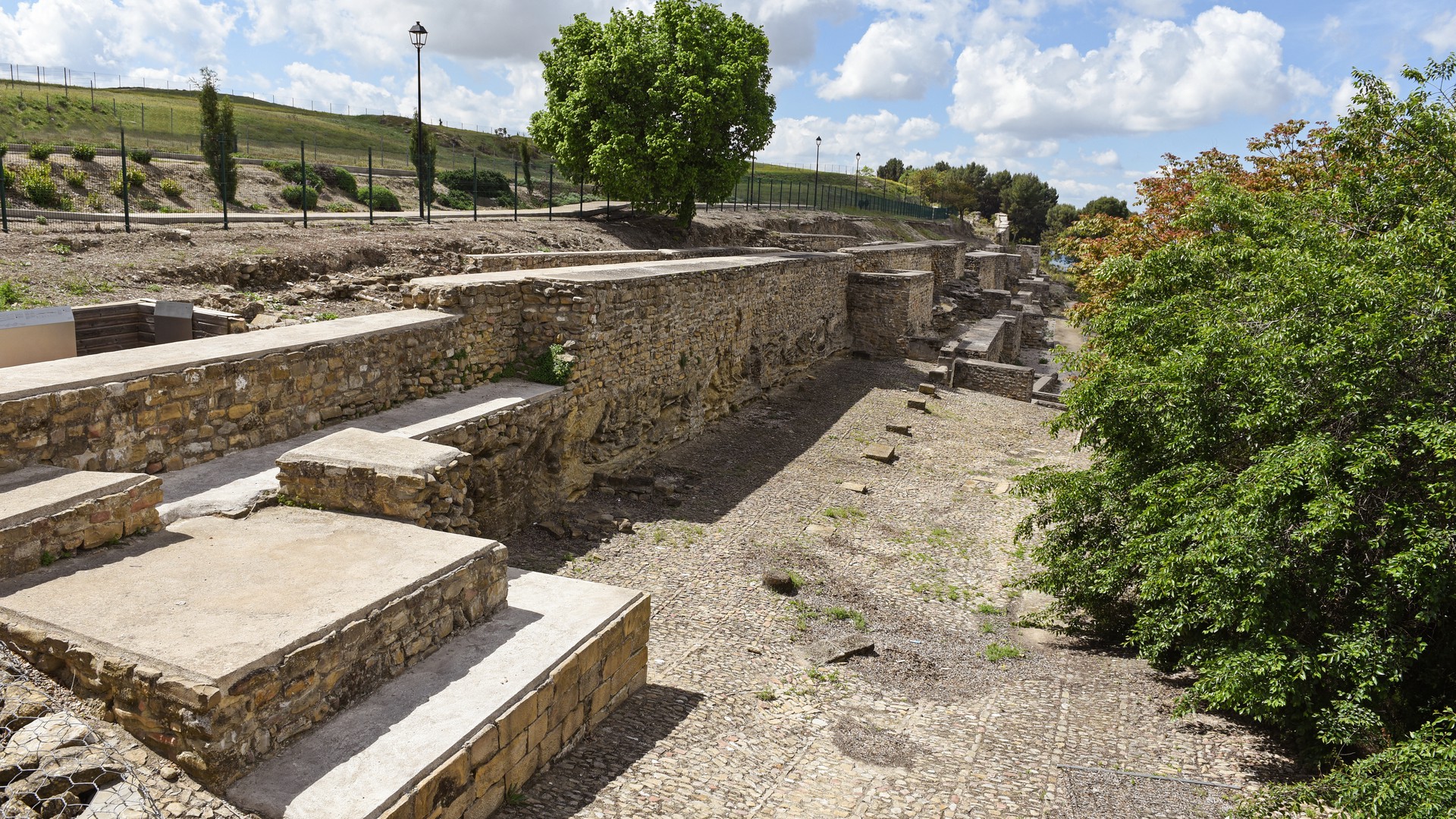 Paseo de las Murallas / Antonio Machado