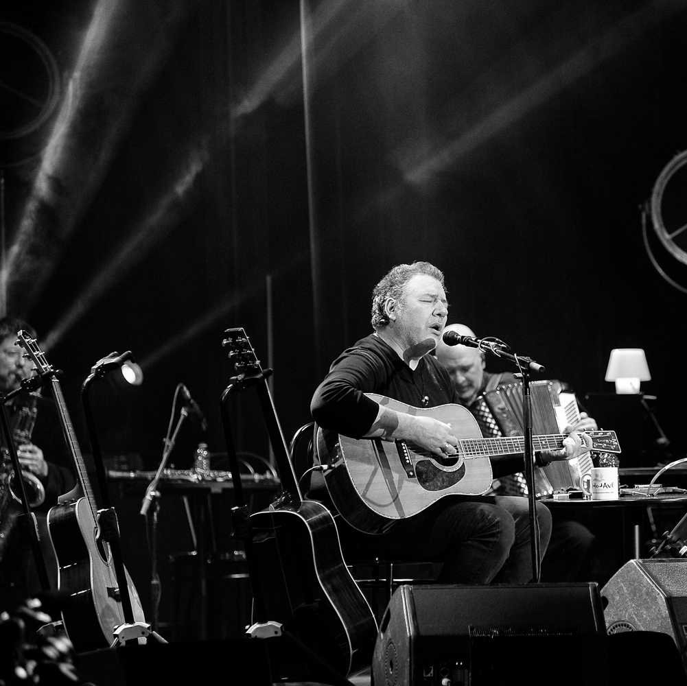 Revolver, 30 años