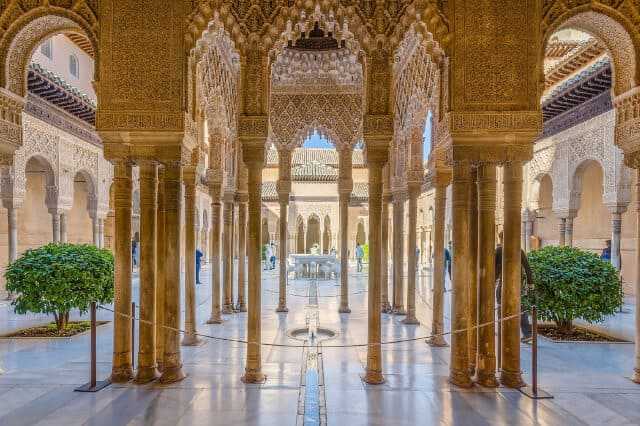 Visita guiada a la Alhambra y los Palacios Nazaríes en Granada
