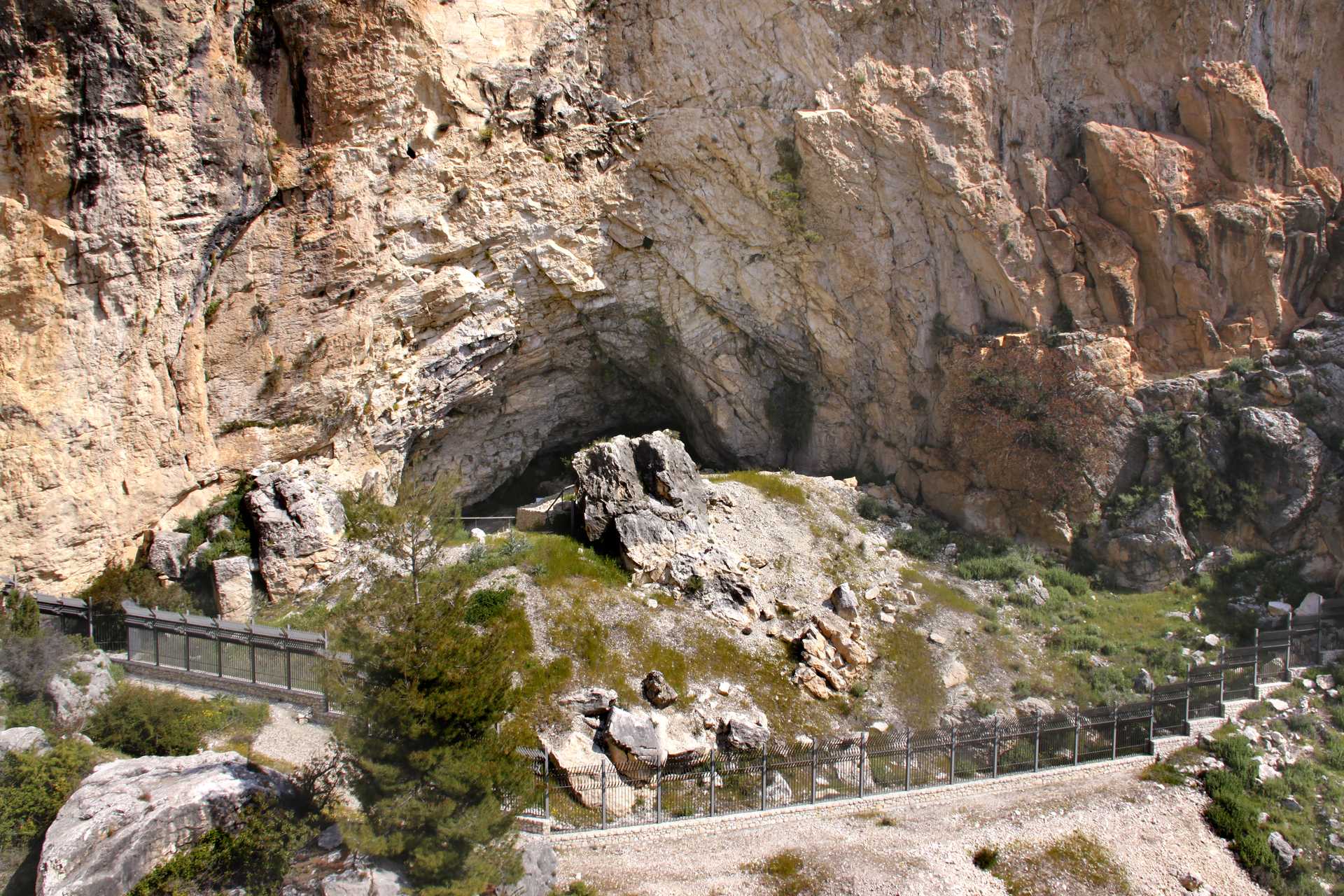 Cueva de Ambrosio
